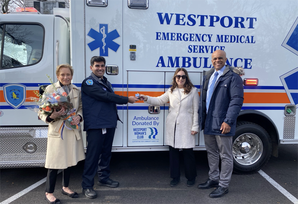 Westport Woman’s Club Past President Karen Kleine hands over ambulance keys to Westport Volunteer EMS
L to R: WWC Member Donna Richardson, Westport Volunteer EMS President James Bairaktaris, WWC Past President Karen Kleine, First Selectman Kevin Christie
